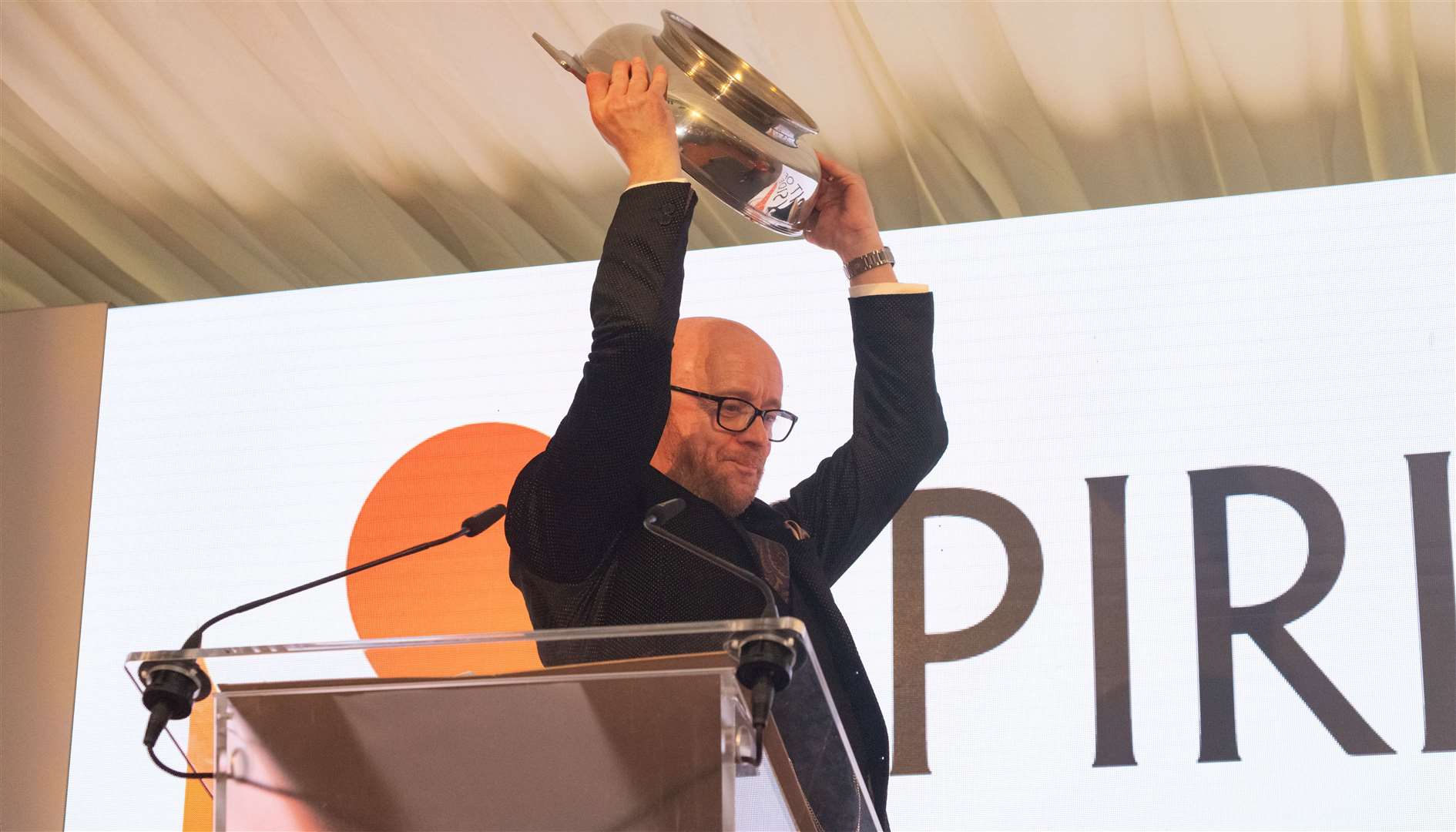 Chairman, George McNeil, drinks from the quaich to offically open the festival. Spirit of Speyside Whisky Festival Opening Dinner 2024 held at The Macallan Distillery Estate. Picture: Beth Taylor